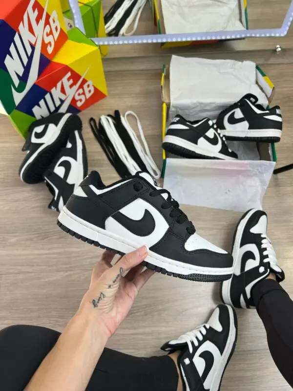 Nike Dunk SB Branco Preto — foto principal