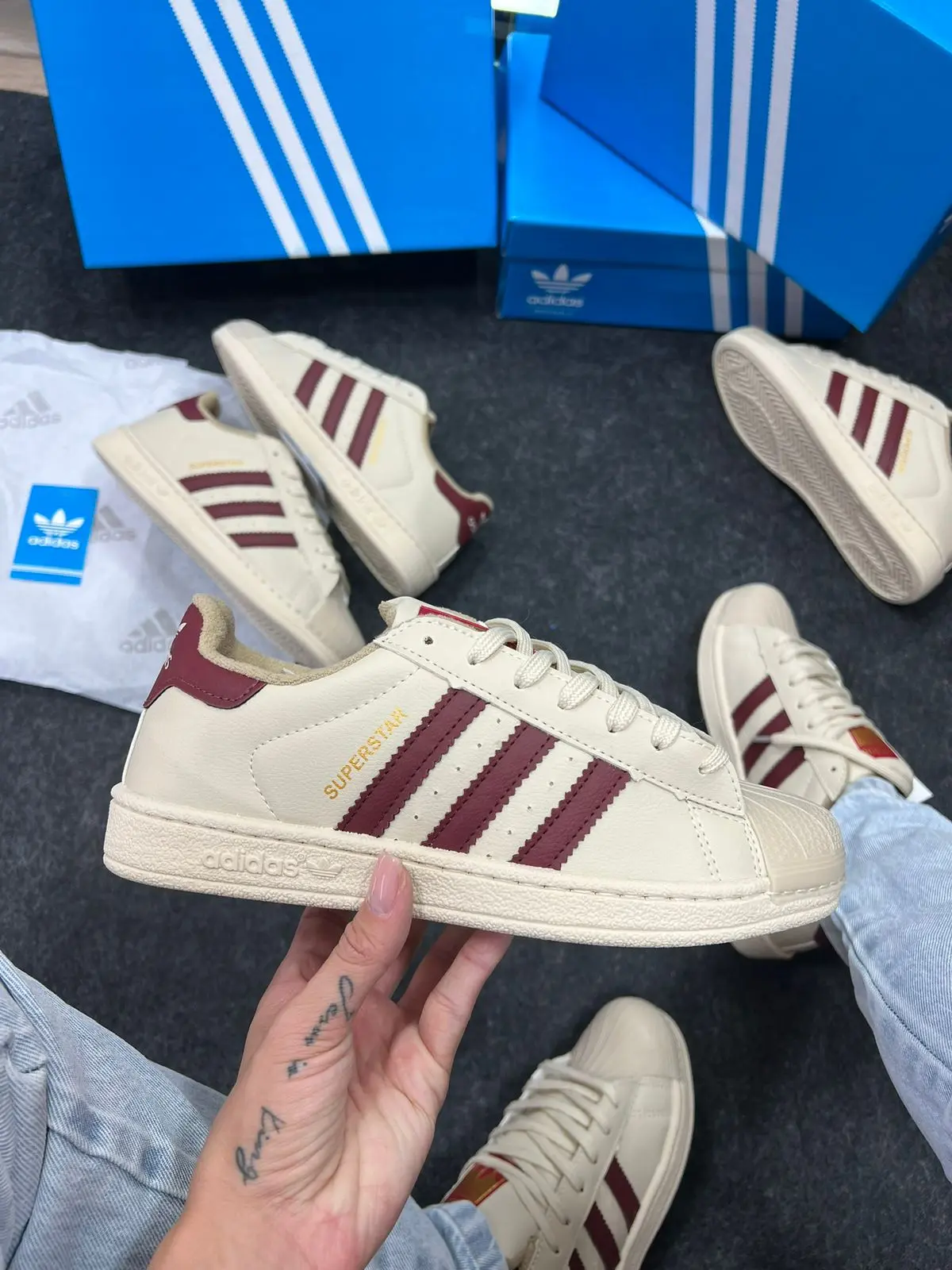 Adidas Superstar Premium Bege Bordô — foto principal