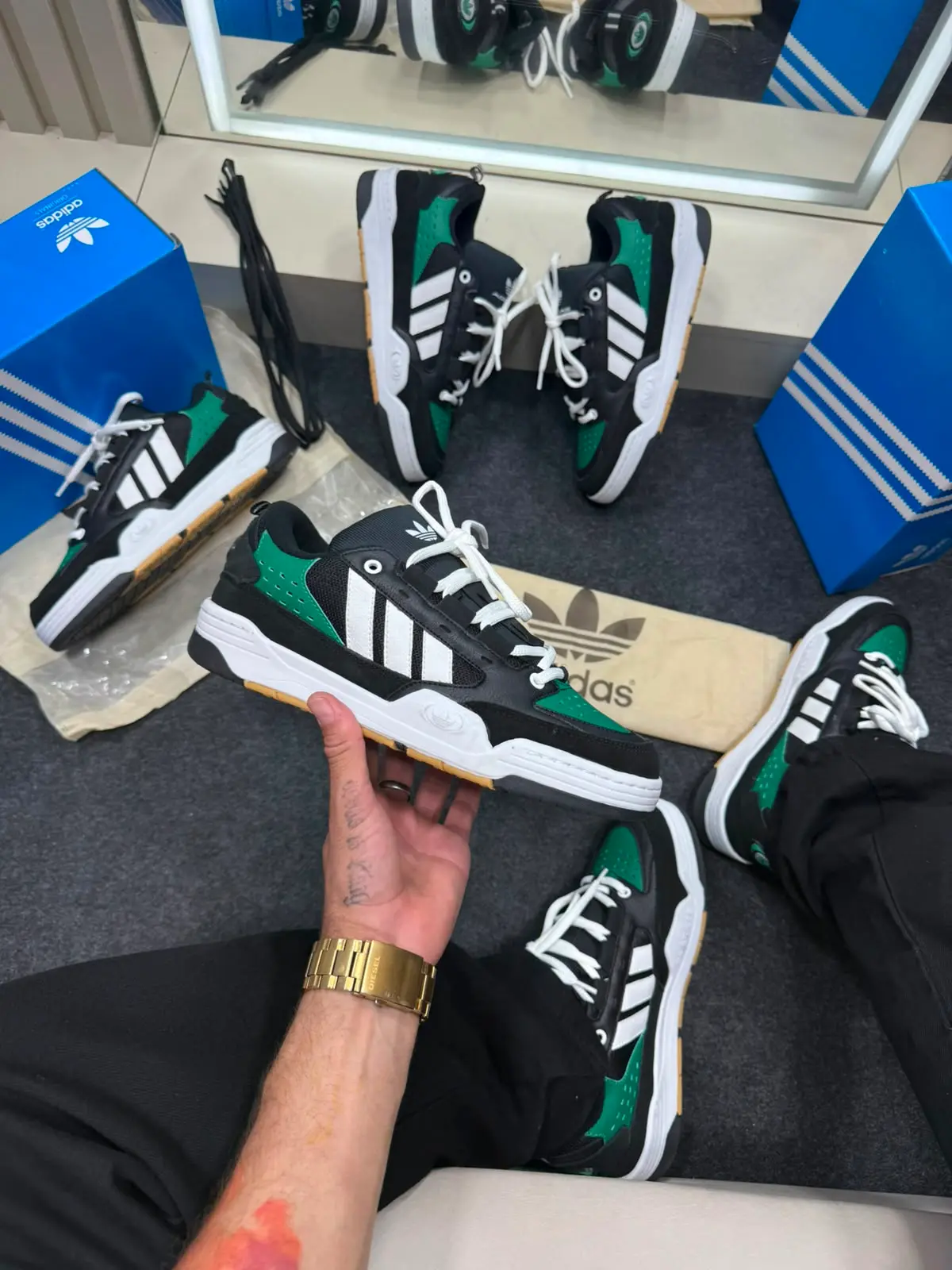 Adidas 2000 Premium Preto e Verde — foto principal
