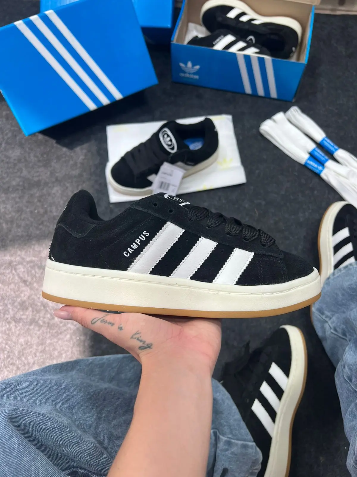 Adidas Campus Premium Branco e Preto — foto principal