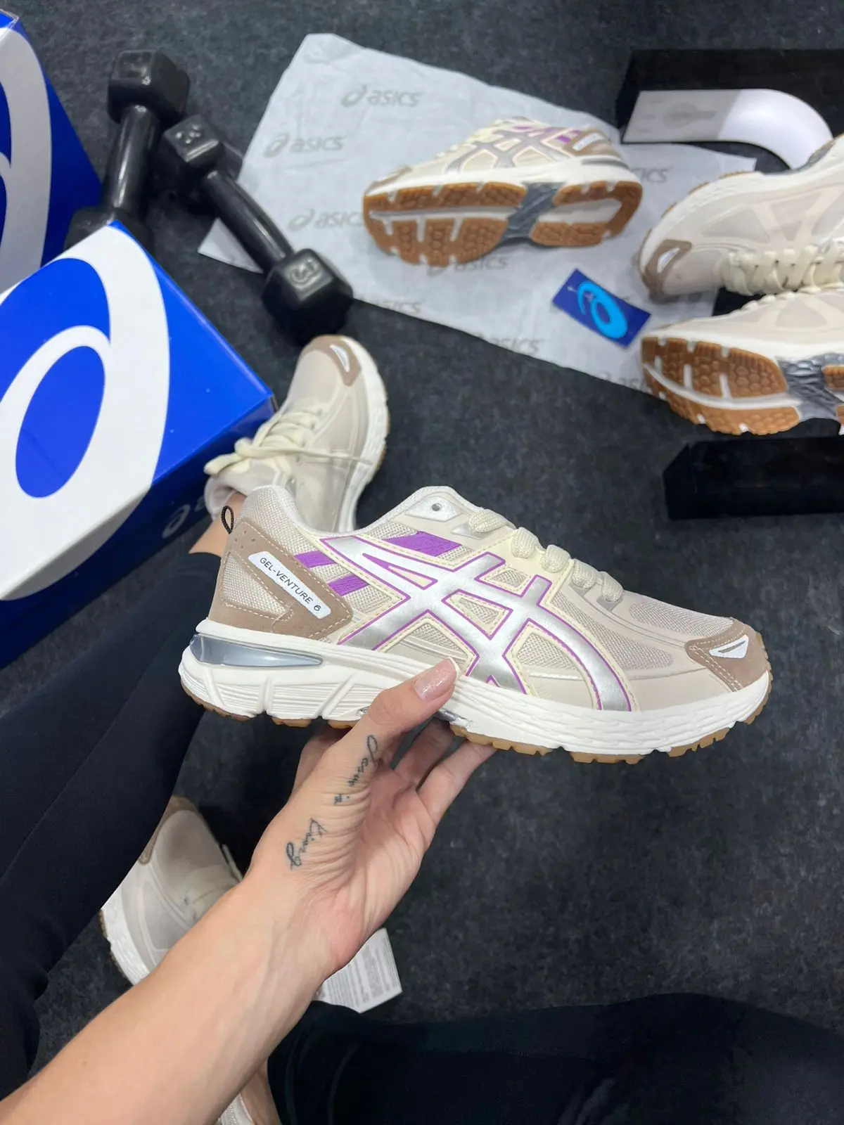 Tênis Asics Gel Venture 6 Off White — foto principal