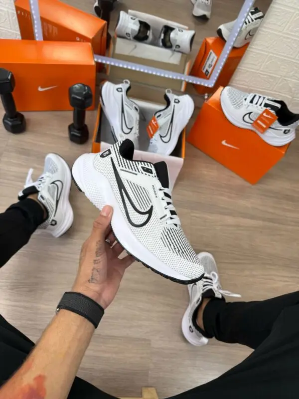 Nike Pegasus 40 Branco Preto — foto principal