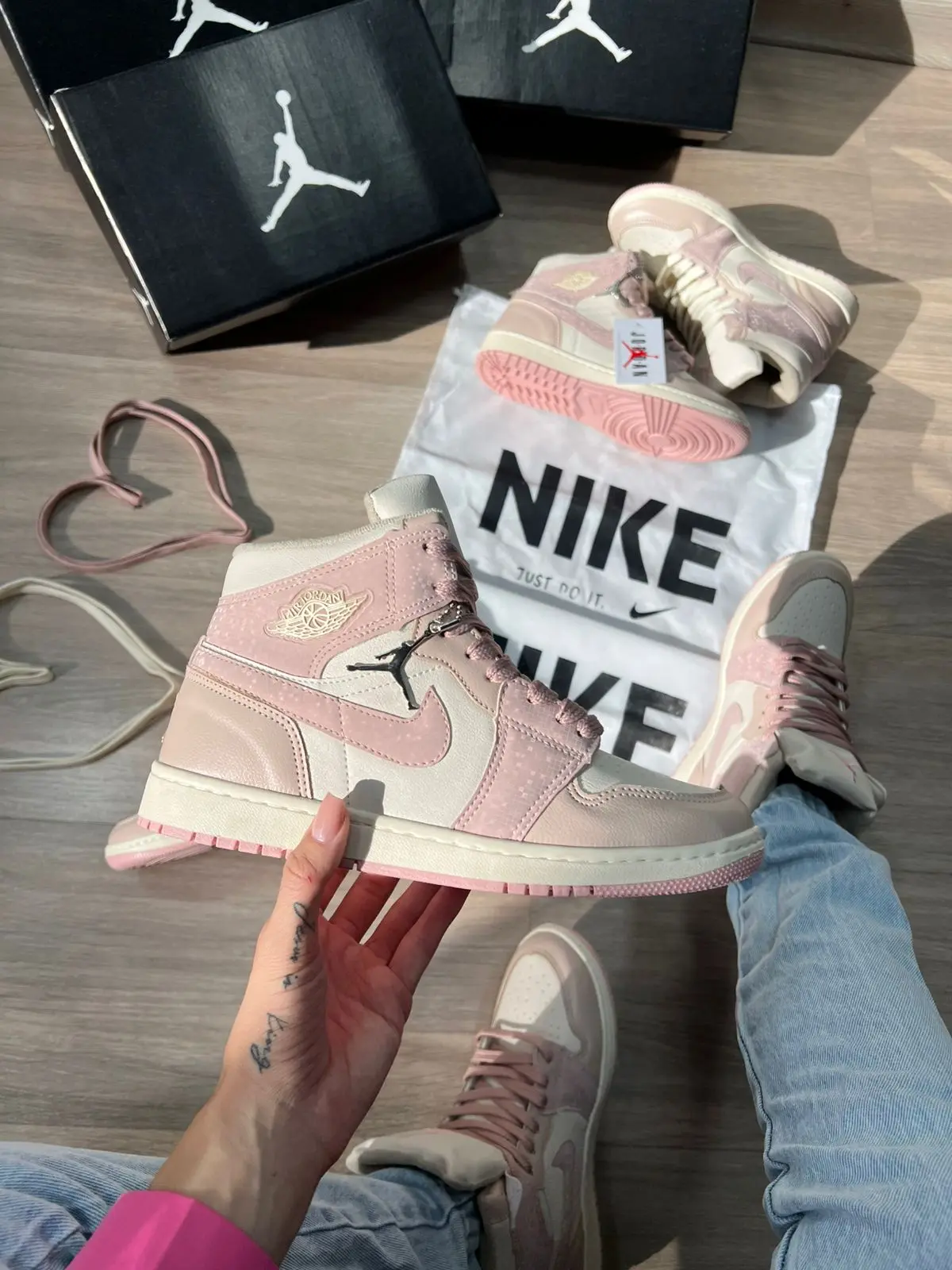 Bota Air Jordan Paris Off White Rosa — foto principal