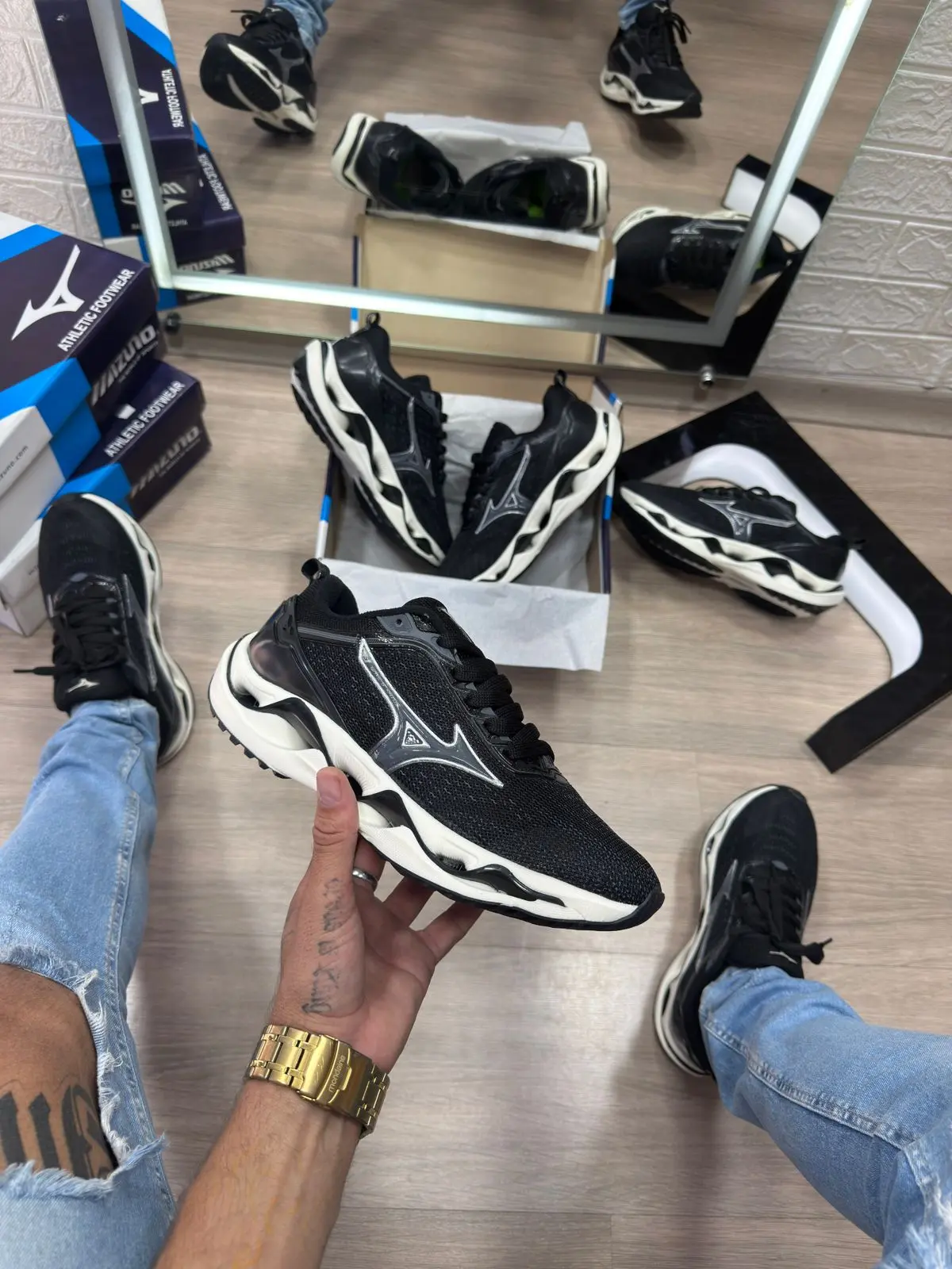 Mizuno Wave Stratos Preto e Branco — foto principal