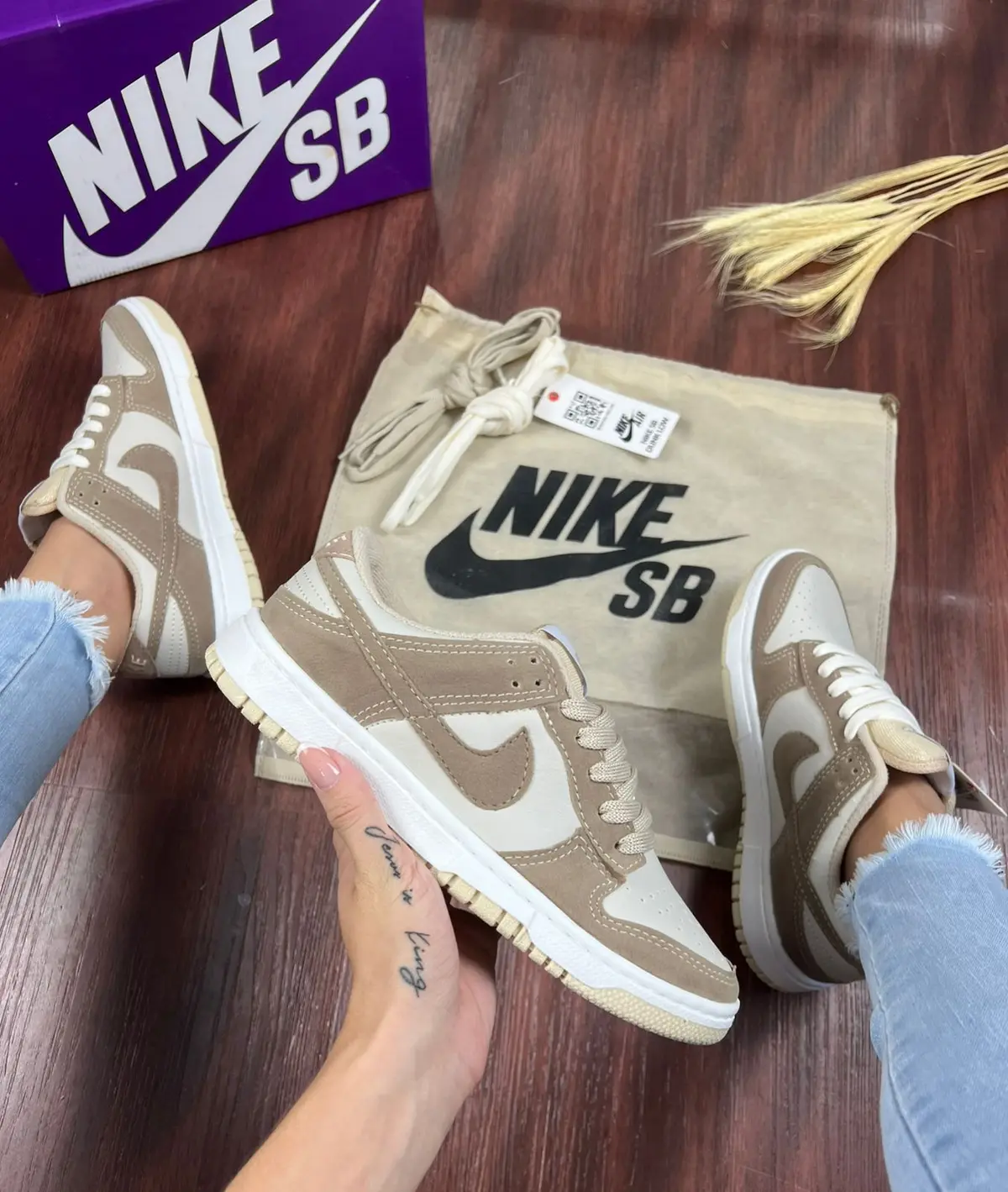 Nike Air Force 1 Premium Creme — foto principal