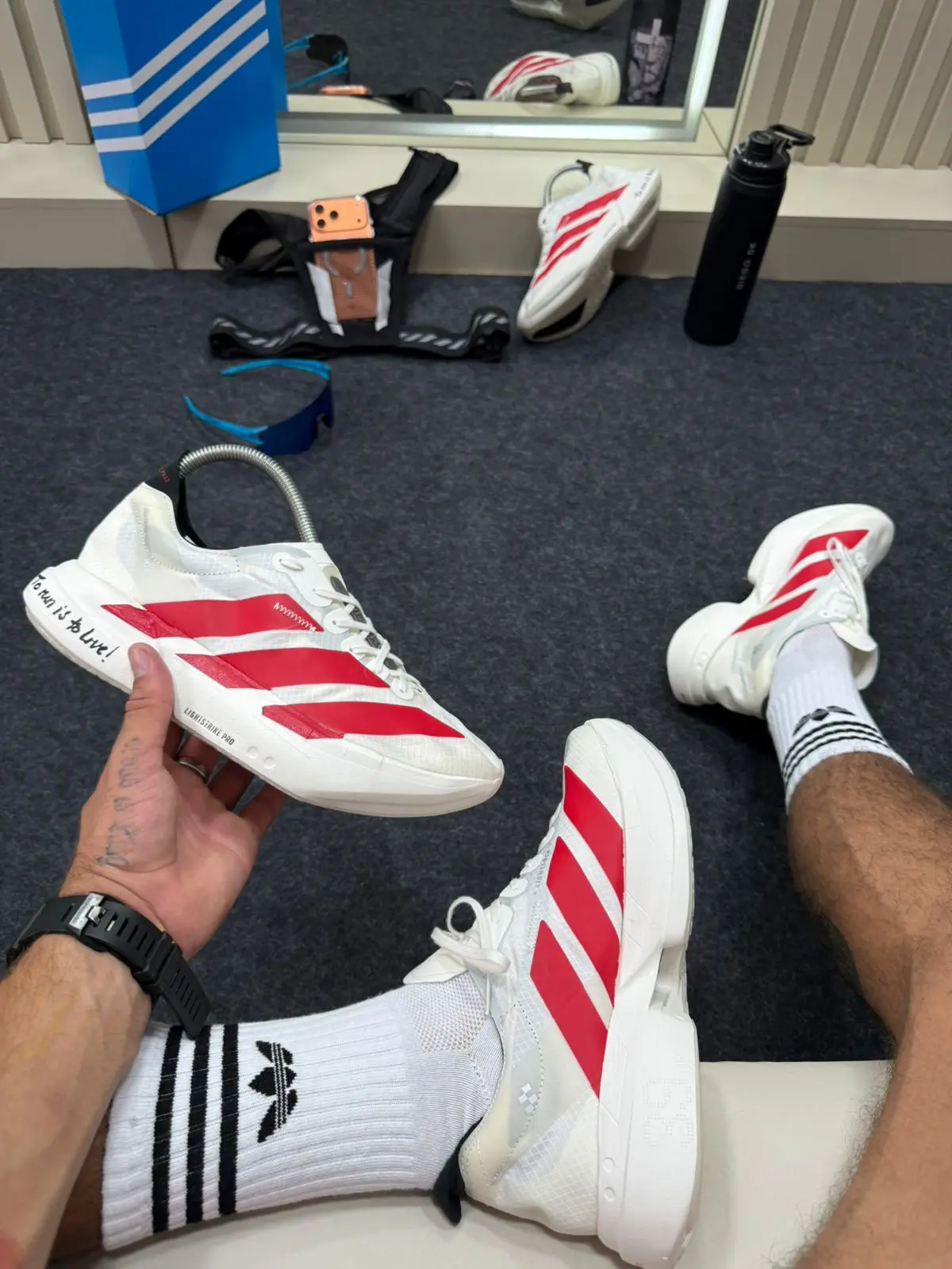 Adidas Adizero Branco e Vermelho — foto principal