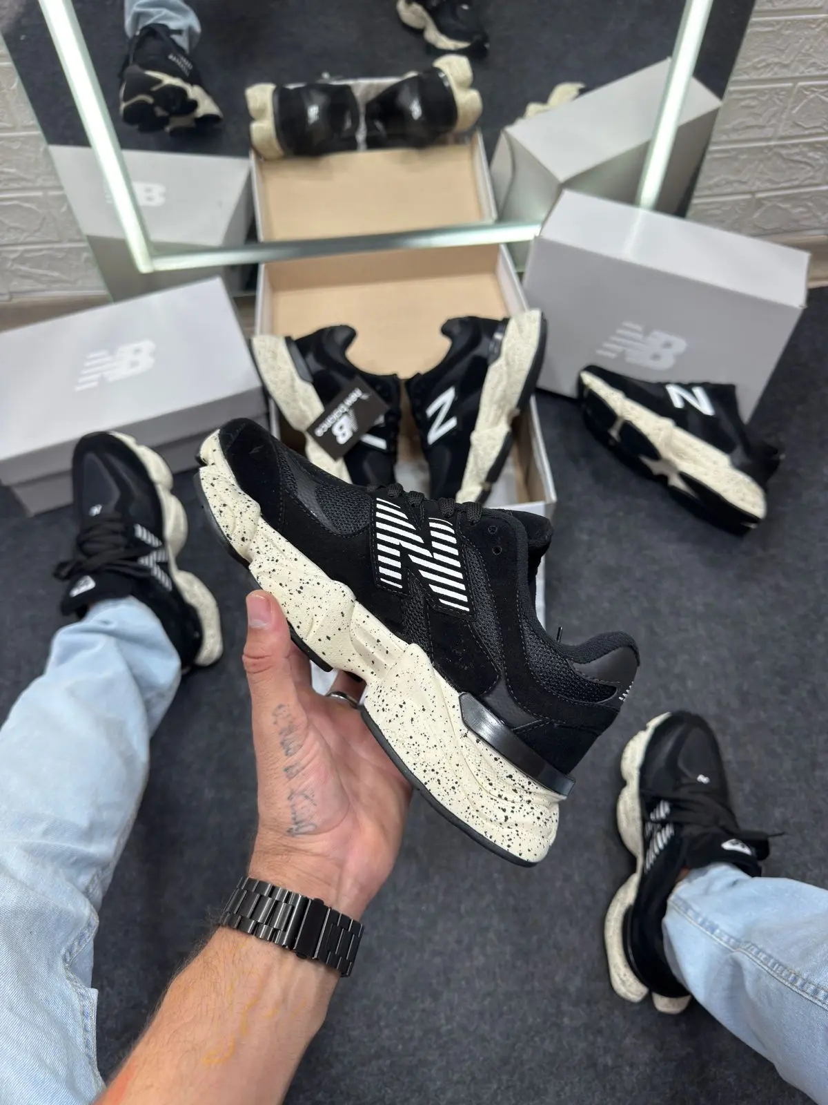 New Balance 9060 Preto e Branco — foto principal