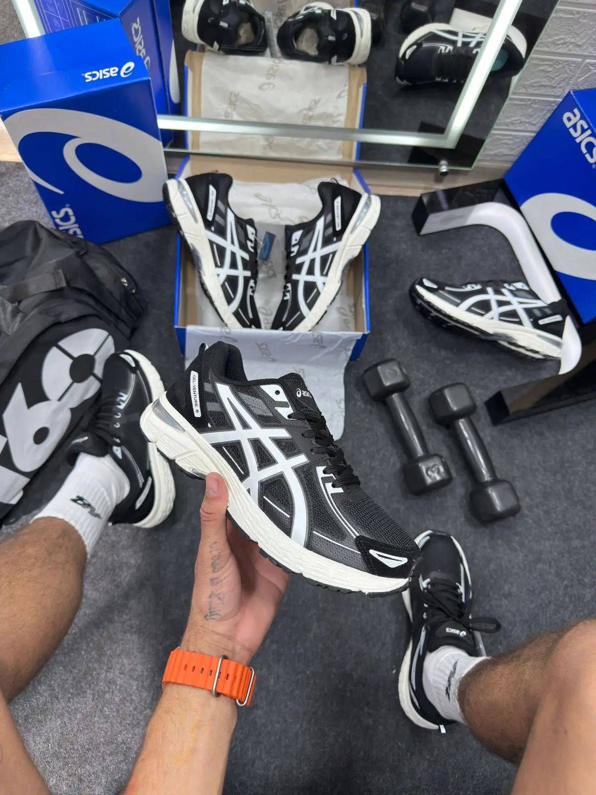 Tênis Asics Gel Venture 6 Preto e Branco — foto principal